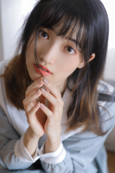岳两腿张得更开了